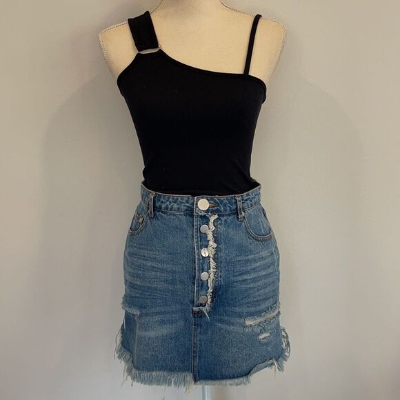 Bundle of Suzette Tops (Black & White) - Picture 2 of 6